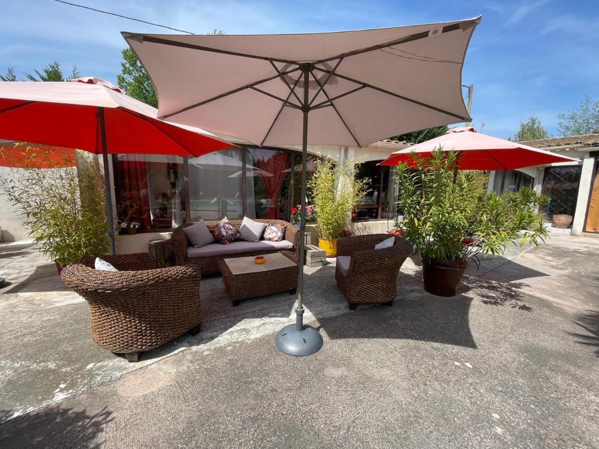 Mas De La Butte Blanche Bed & Breakfast Orgon ภายนอก รูปภาพ