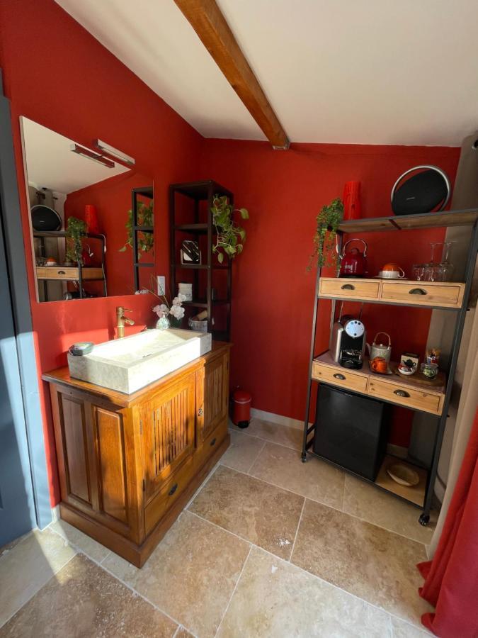 Mas De La Butte Blanche Bed & Breakfast Orgon ภายนอก รูปภาพ
