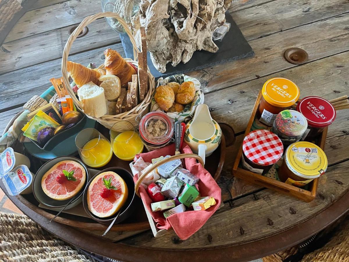 Mas De La Butte Blanche Bed & Breakfast Orgon ภายนอก รูปภาพ