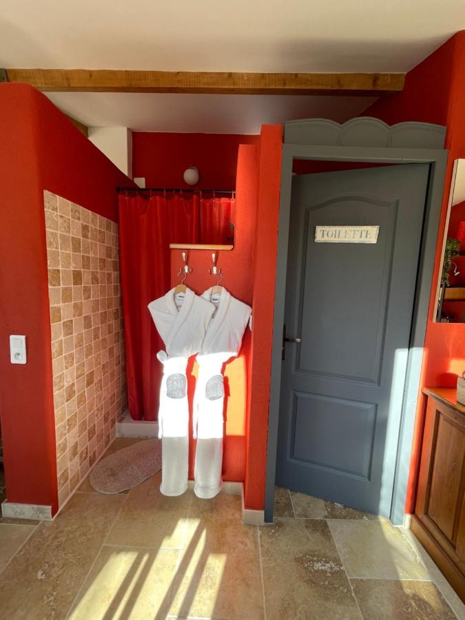 Mas De La Butte Blanche Bed & Breakfast Orgon ภายนอก รูปภาพ