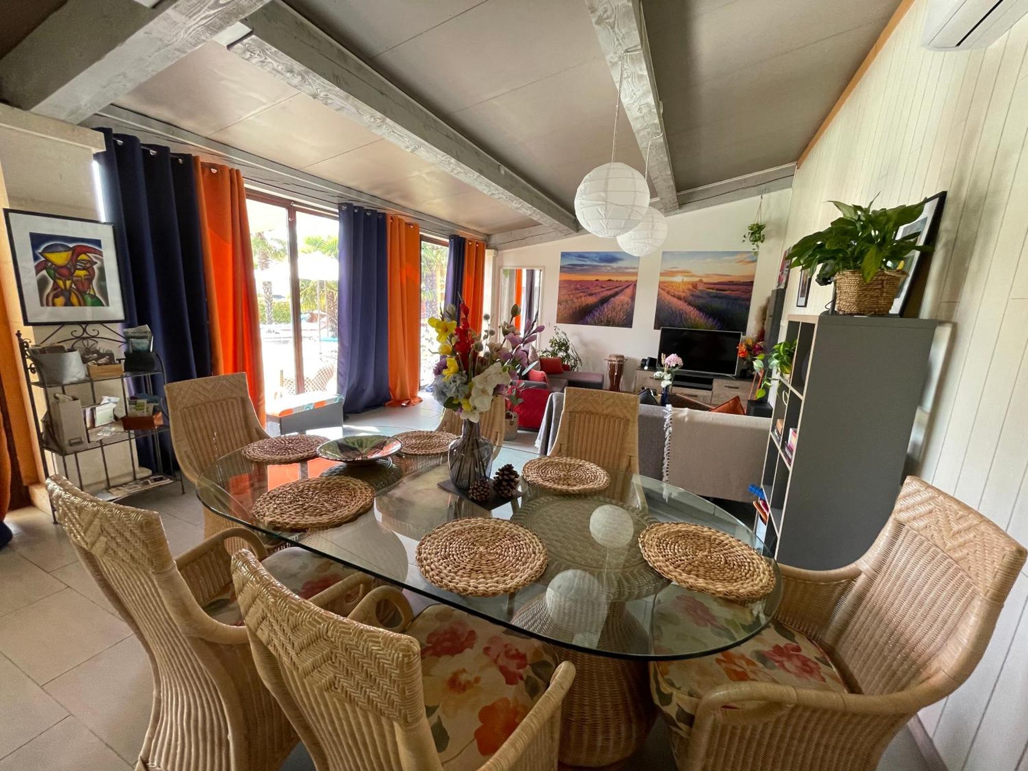 Mas De La Butte Blanche Bed & Breakfast Orgon ภายนอก รูปภาพ