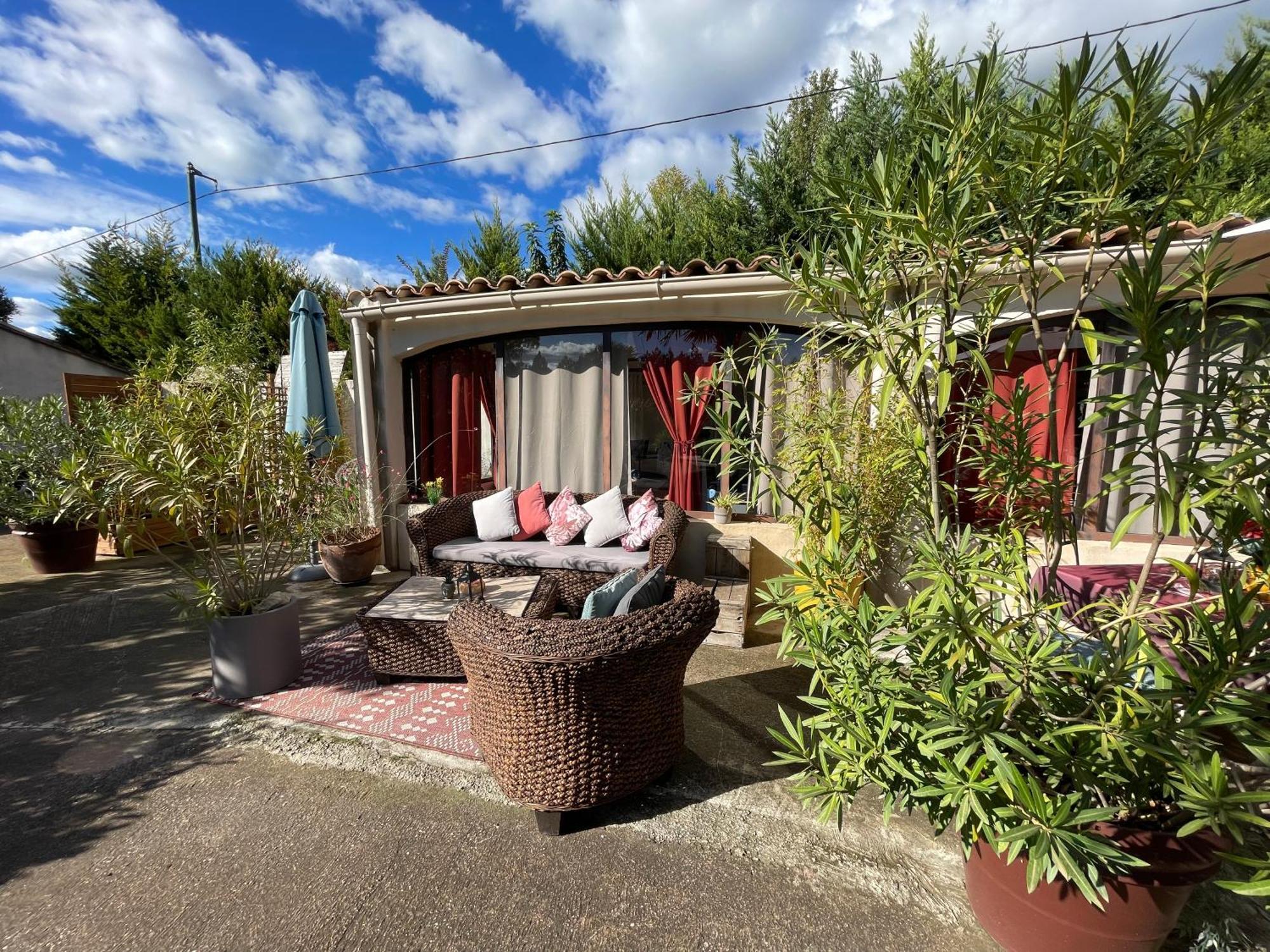 Mas De La Butte Blanche Bed & Breakfast Orgon ภายนอก รูปภาพ